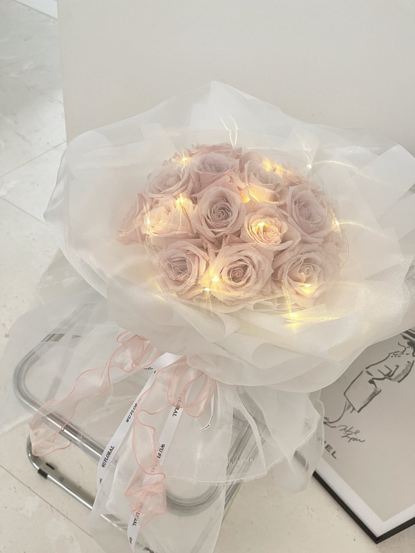 Creamy Pink Rose Bouquet with veil (illuminated)