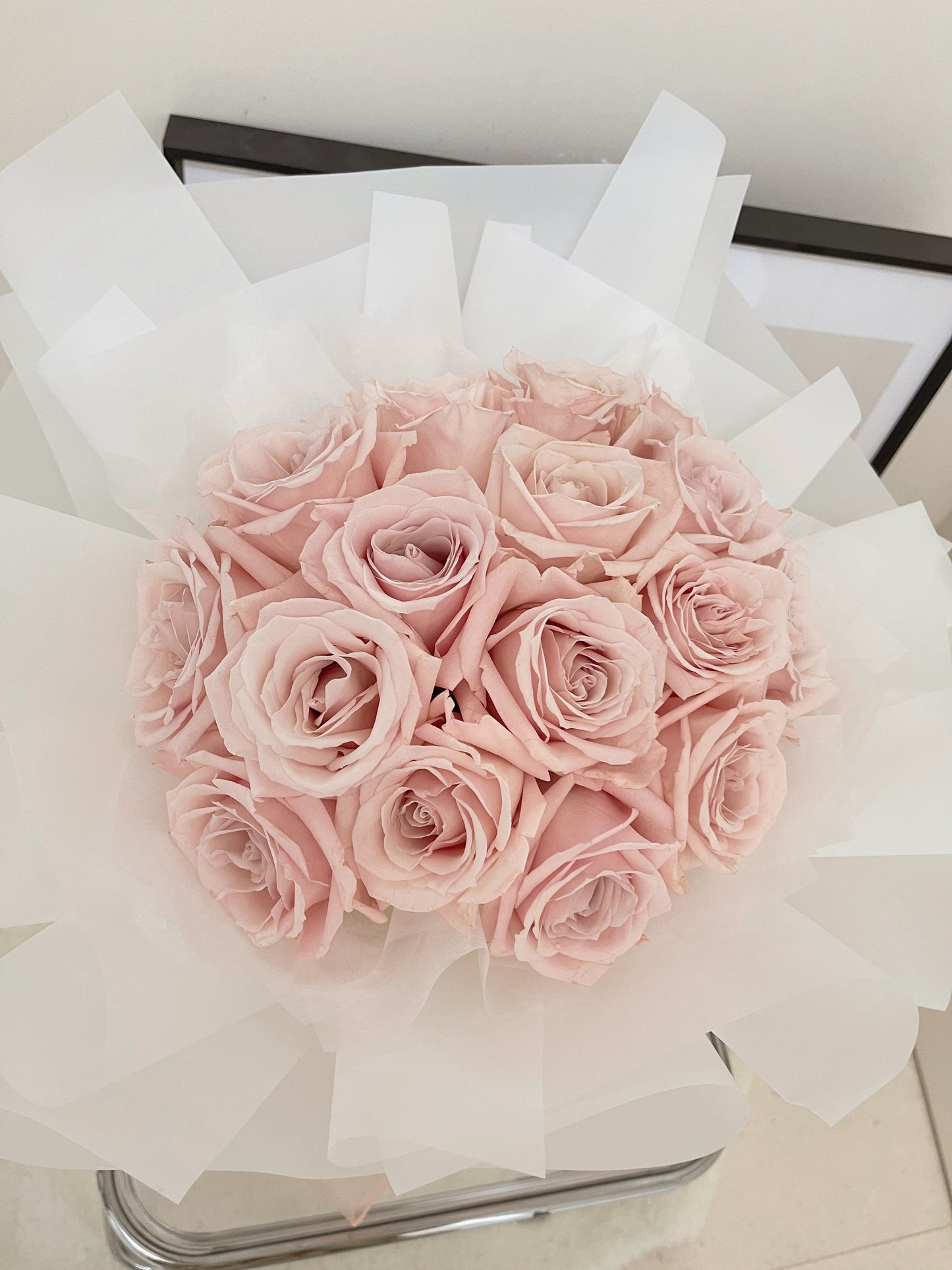 Creamy Pink Rose Bouquet with veil (illuminated)