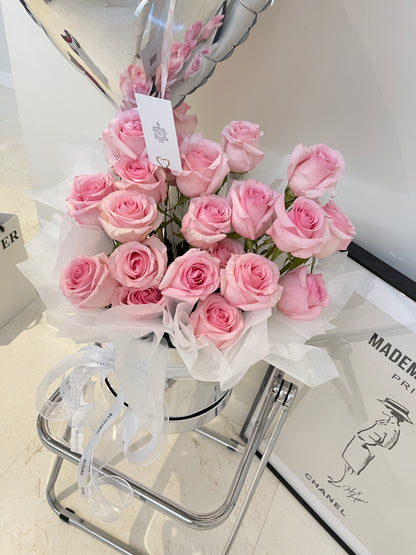 25 Premium pink rose with love ballon